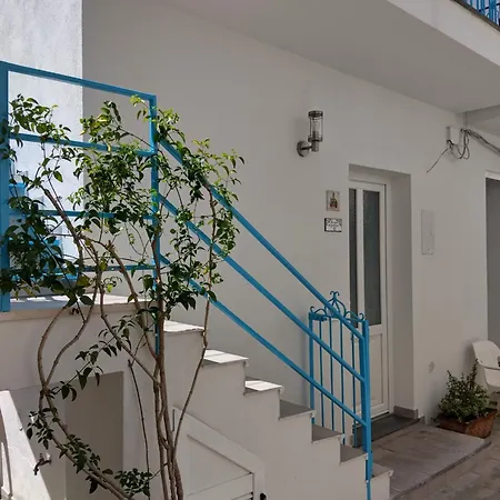 La Casa Di Giuliana Piano Terra Con Cucina E Lavatrice 3* Ischia