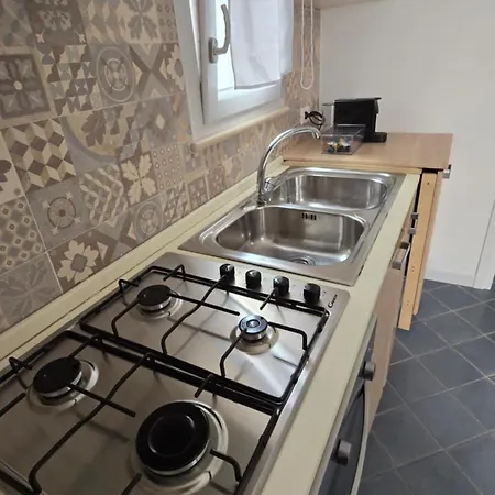La Casa Di Giuliana Piano Terra Con Cucina E Lavatrice
