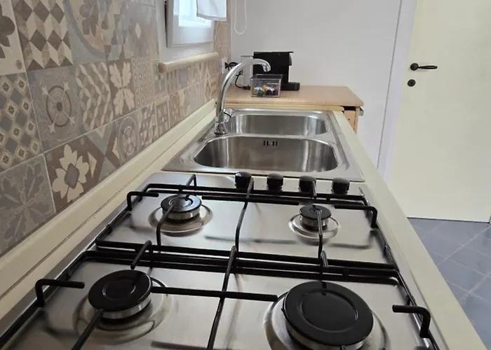 La Casa Di Giuliana Piano Terra Con Cucina E Lavatrice Vendégház